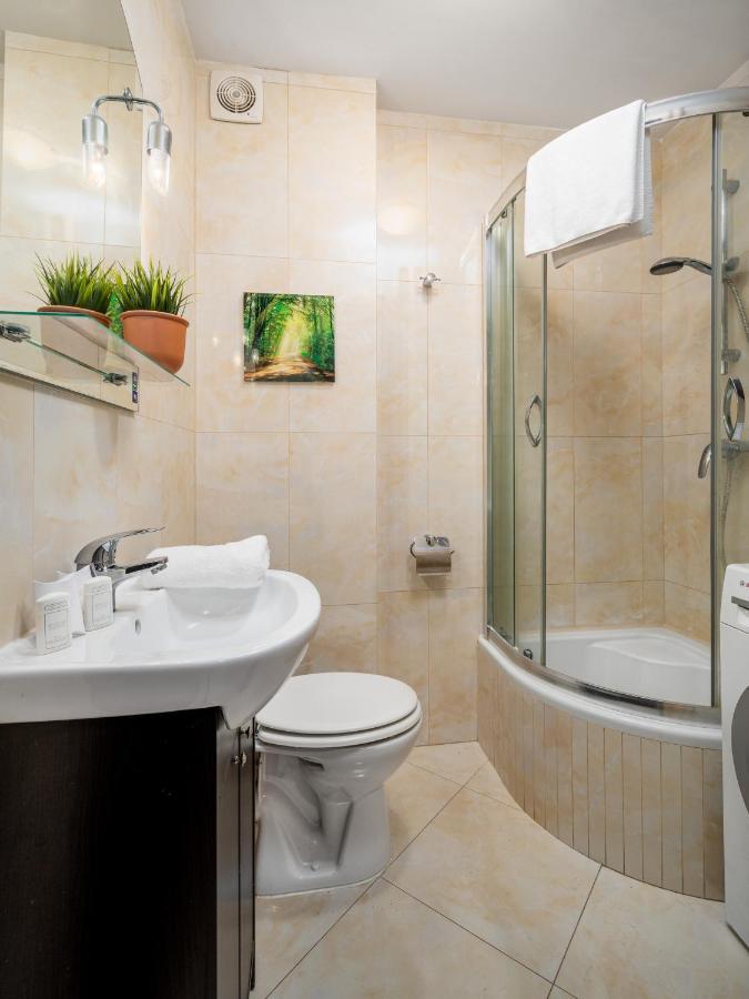 Warsaw Apartments Jana Pawla II 18 Street ภายนอก รูปภาพ